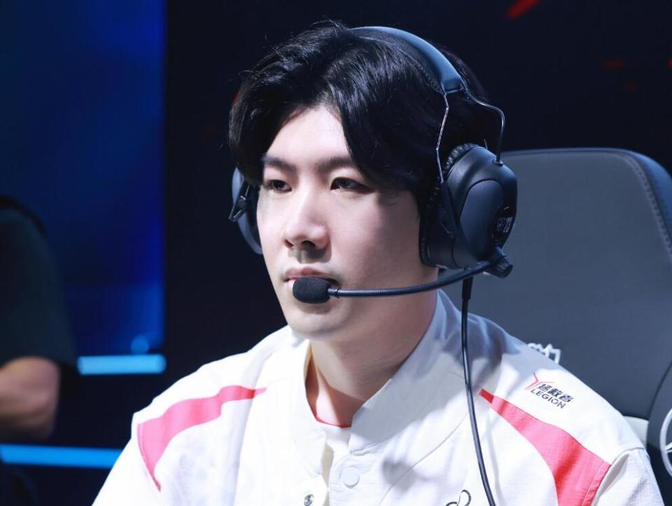 前锋线上 前锋线上